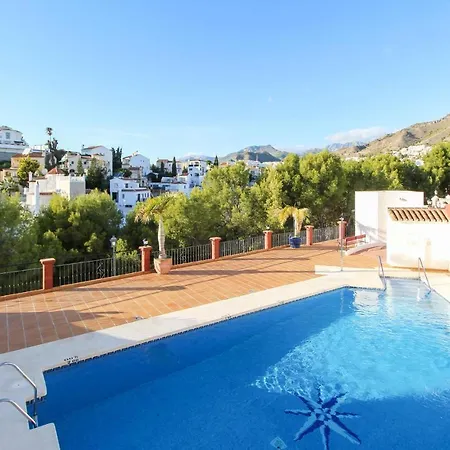 Apartment 3 Bedroom Lovely In *