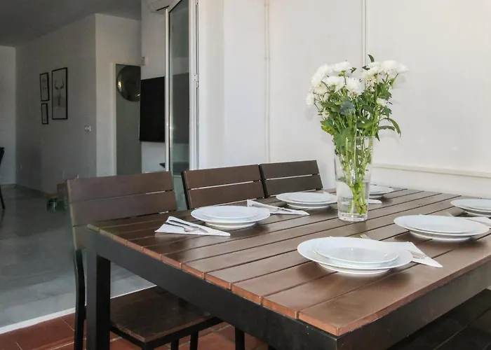 3 Bedroom Stunning In *