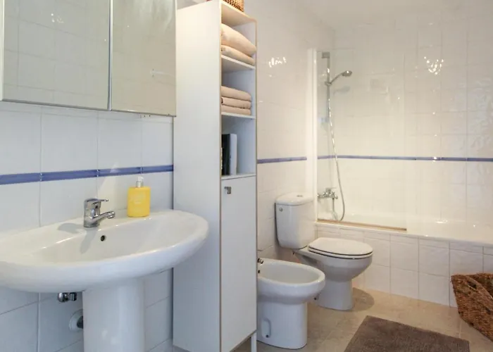 3 Bedroom Stunning In *